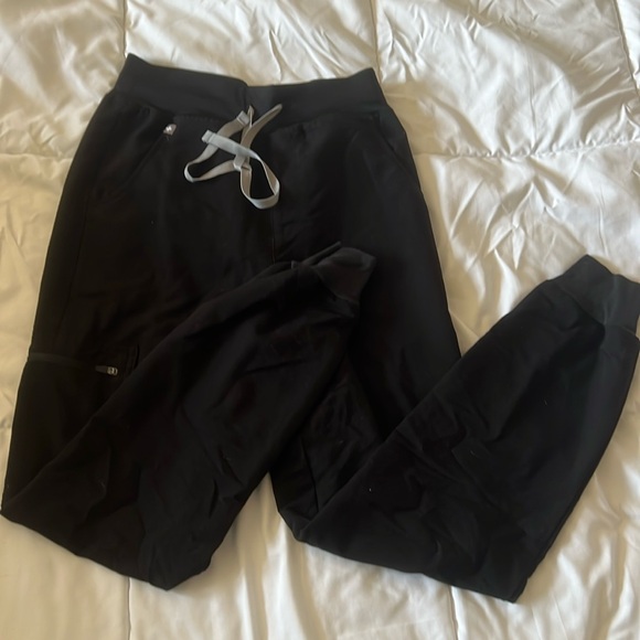 Figs joggers - Picture 1 of 3